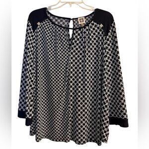 Anne Klein navy blue and White Boxy 3/4 Sleeve Blouse gold detail